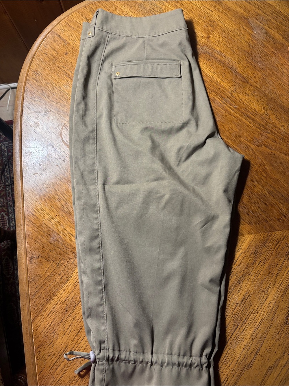 Tail Women's Cargo Shorts in Taupe